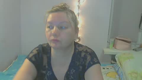 Snapshot of queen_jane8 chatting on February 18, 5:10 pm queen_jane8 online show from February 18, 5:10 pm