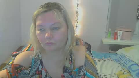 Snapshot of queen_jane8 chatting on March 3, 4:24 pm queen_jane8 online show from March 3, 4:24 pm