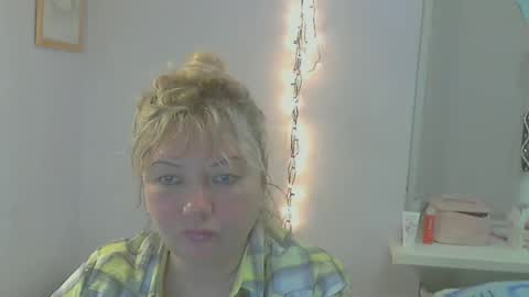 Snapshot of queen_jane8 chatting on March 9, 5:06 pm queen_jane8 online show from March 9, 5:06 pm