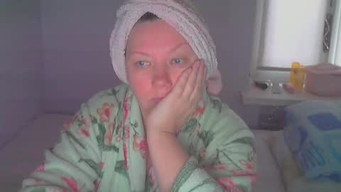 Snapshot of queen_jane8 chatting on October 18, 9:10 am queen_jane8 online show from October 18, 9:10 am