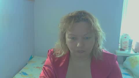 Snapshot of queen_jane8 chatting on April 6, 9:21 am queen_jane8 online show from April 6, 9:21 am