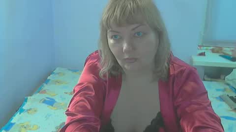 Snapshot of queen_jane8 chatting on April 17, 2:53 pm queen_jane8 online show from April 17, 2:53 pm