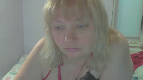 Snapshot of queen_jane8 chatting on May 15, 1:51 pm queen_jane8 online show from May 15, 1:51 pm
