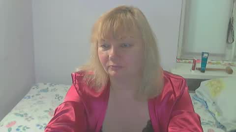 Snapshot of queen_jane8 chatting on May 16, 2:27 pm queen_jane8 online show from May 16, 2:27 pm