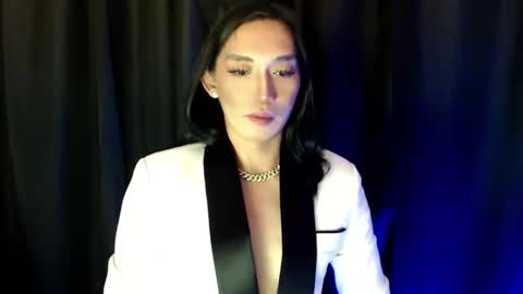 Snapshot of queen_lucifer chatting on November 6, 5:03 pm Queen Lucifer online show from November 6, 5:03 pm