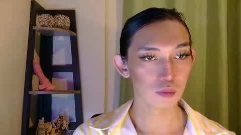 Snapshot of queen_lucifer chatting on February 8, 1:47 pm Queen Lucifer online show from February 8, 1:47 pm