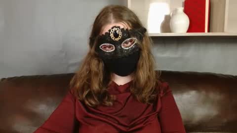 Snapshot of queen_nora chatting on June 20, 10:45 pm Nora online show from June 20, 10:45 pm