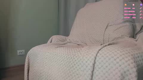 Snapshot of queen_nylon chatting on February 13, 7:21 pm Carly online show from February 13, 7:21 pm