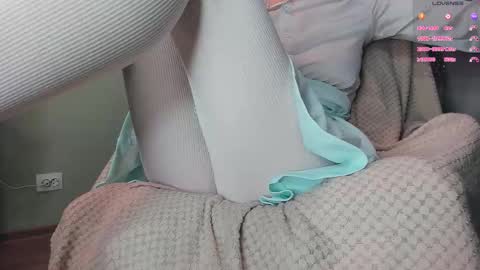 Snapshot of queen_nylon chatting on February 25, 11:53 am Carly online show from February 25, 11:53 am