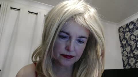 Snapshot of queen_of_the_deck chatting on June 26, 2:16 am Topaz blue dreamo989n999 online show from June 26, 2:16 am