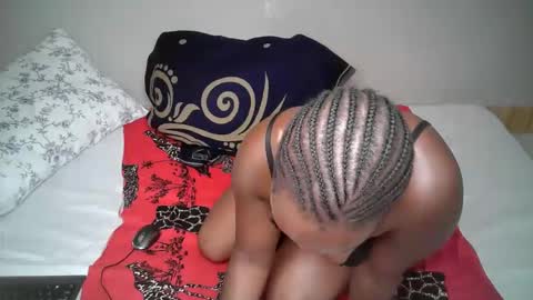 queen_pretty11 online show from May 15, 6:53 am