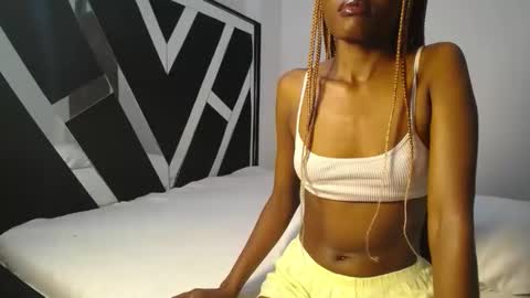 Snapshot of queen_sashavixen chatting on April 24, 5:21 am queen_sashavixen online show from April 24, 5:21 am