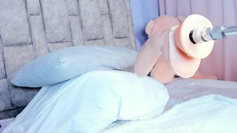 queen_yully online show from April 5, 11:51 am