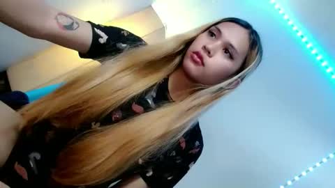 Snapshot of queena10 chatting on September 26, 10:47 pm CALL ME YOUR QUEEN AIVY1 online show from September 26, 10:47 pm