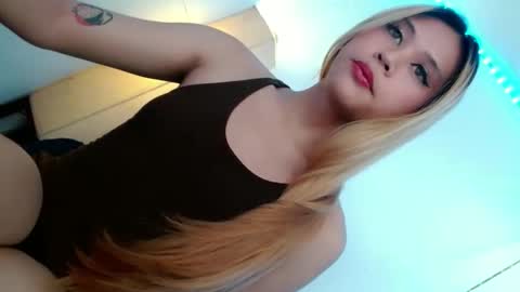 Snapshot of queena10 chatting on October 6, 11:13 pm CALL ME YOUR QUEEN AIVY1 online show from October 6, 11:13 pm