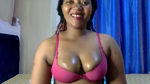 Snapshot of queenbebony2 chatting on December 10, 8:19 am Queenbebony2 online show from December 10, 8:19 am
