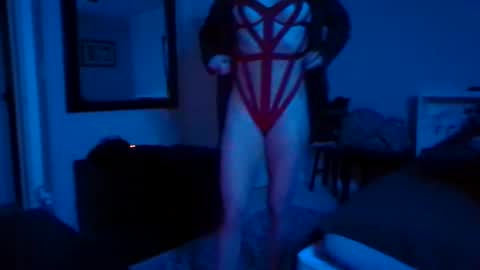 queenbee6269 online show from December 15, 7:46 am