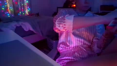 queenbee6269 online show from February 8, 9:40 pm