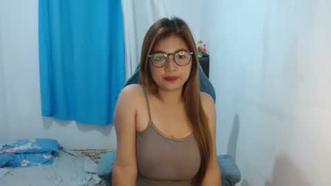 queen online show from March 12, 6:44 pm