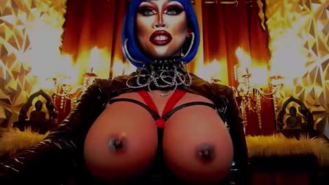 Snapshot of queendomcum6 chatting on March 2, 7:21 am Wanda Luna online show from March 2, 7:21 am