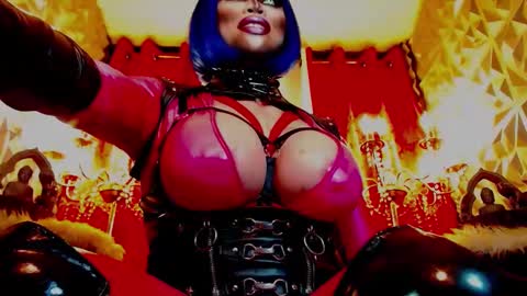 Snapshot of queendomcum6 chatting on March 9, 7:12 am Wanda Luna online show from March 9, 7:12 am