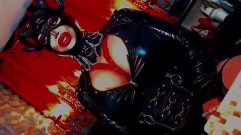 Snapshot of queendomcum6 chatting on September 8, 5:34 pm Wanda Luna online show from September 8, 5:34 pm