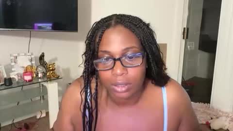 queendomi online show from January 9, 4:37 am