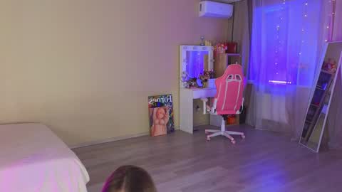 Snapshot of queenelia chatting on November 13, 12:26 pm Nelly INSTA queenelia online show from November 13, 12:26 pm