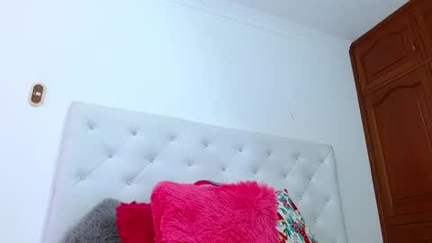 Snapshot of queenie_star chatting on January 28, 12:26 am Maria Del Mar online show from January 28, 12:26 am