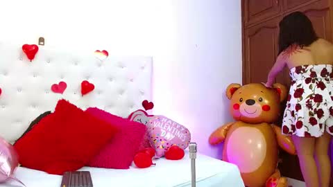 Snapshot of queenie_star chatting on February 15, 3:17 pm Maria Del Mar online show from February 15, 3:17 pm