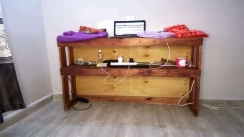 Snapshot of queenkiah chatting on October 2, 7:48 am Nina online show from October 2, 7:48 am