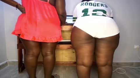 Snapshot of queenkiah chatting on October 15, 2:39 pm Nina online show from October 15, 2:39 pm