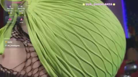 Snapshot of queenlamia chatting on February 16, 7:37 am  Taurus online show from February 16, 7:37 am