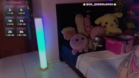 Snapshot of queenlamia chatting on March 10, 9:43 am  Taurus online show from March 10, 9:43 am