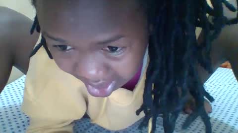 queenleona61 online show from March 23, 3:43 am