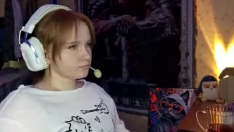 Snapshot of queenmangiamele chatting on March 24, 6:07 am Bella online show from March 24, 6:07 am