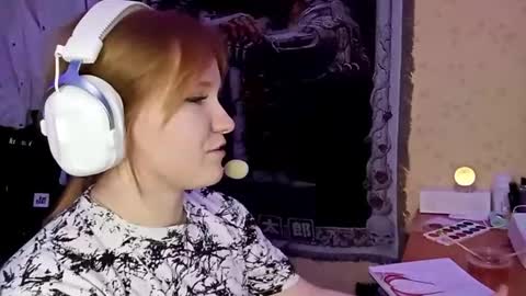 Snapshot of queenmangiamele chatting on March 28, 9:42 am Bella online show from March 28, 9:42 am