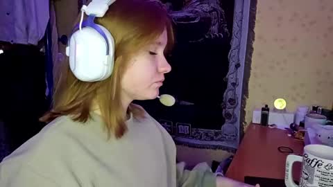 Snapshot of queenmangiamele chatting on March 30, 5:08 am Bella online show from March 30, 5:08 am