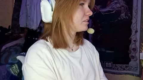 Snapshot of queenmangiamele chatting on April 2, 5:05 am Bella online show from April 2, 5:05 am