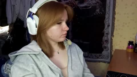 Snapshot of queenmangiamele chatting on April 6, 5:30 am Bella online show from April 6, 5:30 am