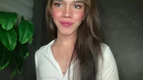 QUEEN online show from December 18, 1:50 pm