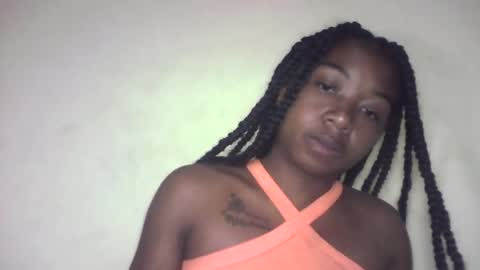queennaya online show from August 5, 6:00 pm