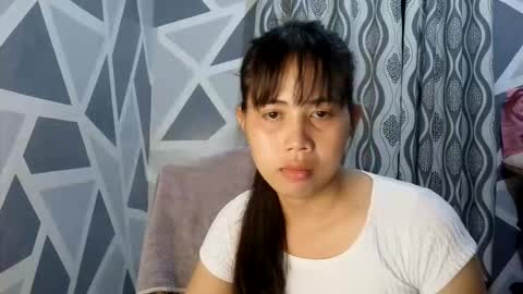 Snapshot of queennbbee chatting on June 10, 1:54 pm queennbbee online show from June 10, 1:54 pm
