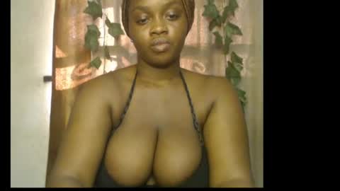 Snapshot of queenofalltest chatting on May 11, 3:07 pm Zoey online show from May 11, 3:07 pm