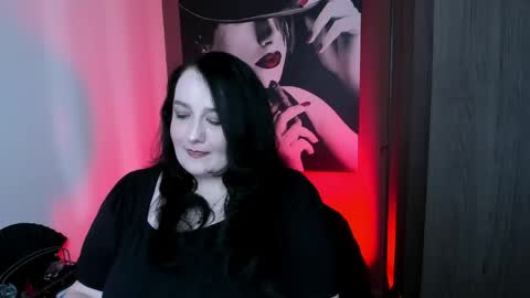 Snapshot of queenofhaze chatting on May 19, 3:18 pm you may simply address Me with Your Grace online show from May 19, 3:18 pm