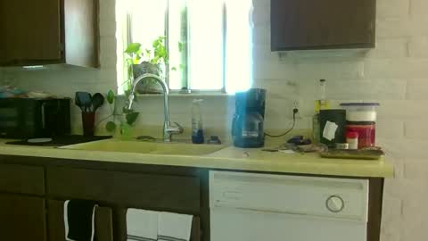 queenofmen33 online show from March 18, 7:39 pm