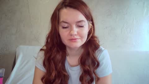 Snapshot of queenofmodels chatting on February 3, 5:29 am QueenOfModels online show from February 3, 5:29 am