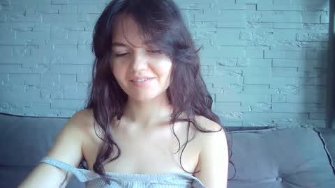 QueenOfModels online show from November 21, 7:07 am