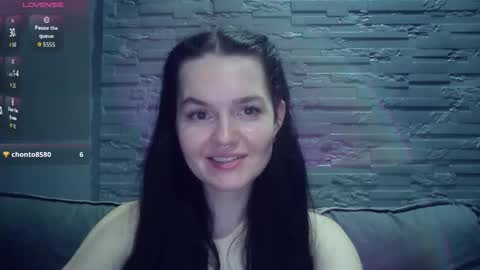 QueenOfModels online show from February 6, 6:22 pm