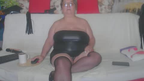 Snapshot of queenpammy chatting on September 29, 4:50 am QueenPammy online show from September 29, 4:50 am